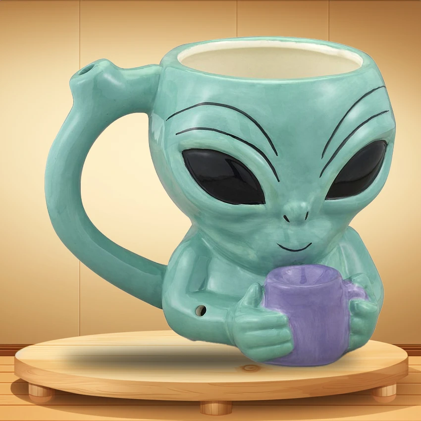 CERAMIC ALIEN PIPE MUG - 1CT