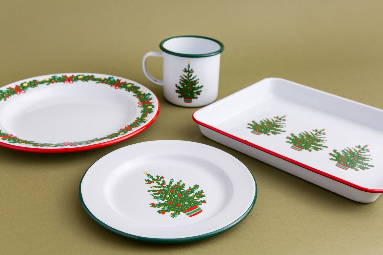 Helmsie x CCH Christmas Garland Dinner Plates, Set of 4, Red Rim