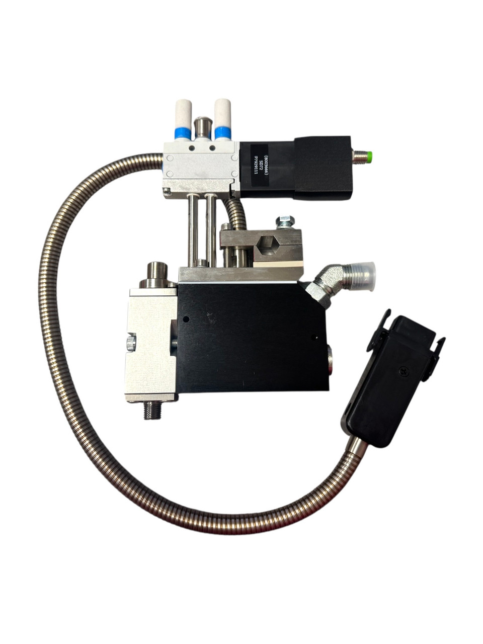 Replacement for Nordson® 8517895.  This is our Hot Melt Supply Legacy Mini gun.  This gun utilizes the standard AOAC module, Nordson® part number 1052927.  Includes module, solenoid, and internal filter.  Replace your Nordson® Miniblue® Slimline® applicator with our Legacy Mini.  This change does not sacrifice performance and is slightly slimmer than the original with the covers.  High temperature covers are not included at this time.