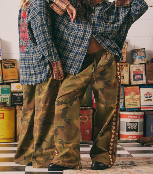 THE CANVAS HEART PANTS - CAMO