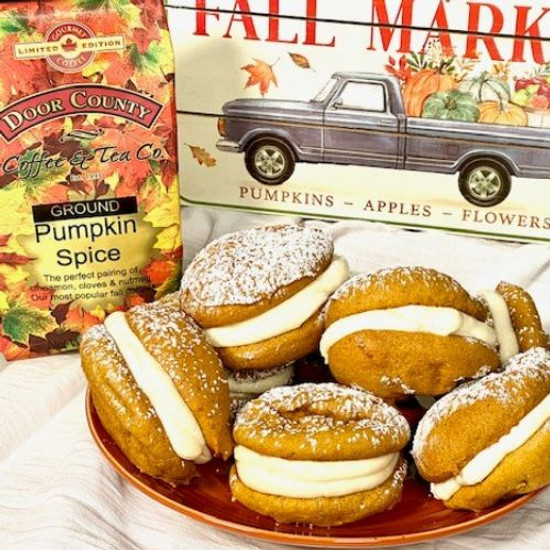 Pumpkin Spice Whoopie Pies