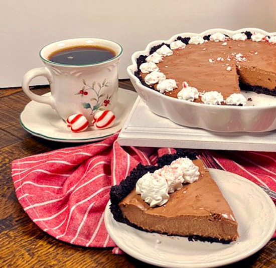 No-Bake Peppermint Chocolate Cream Pie