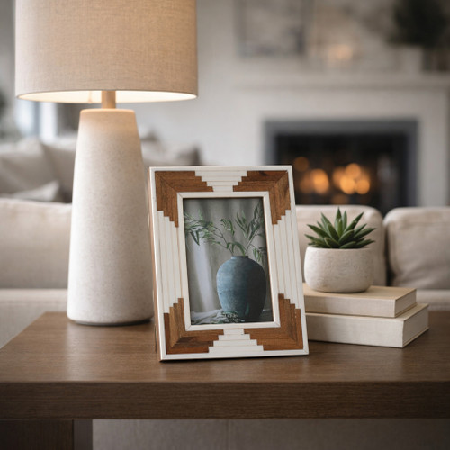 18119-01#Resin, 4x6 Cascading Wood Photo Frame, White