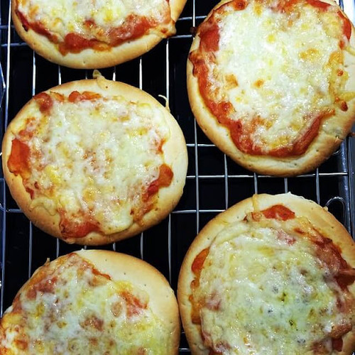 KOSHER FOR PASSOVER (NON-GEBRUCHTS) -DAIRY Mini Cheese Pizzas-30 per 9X13