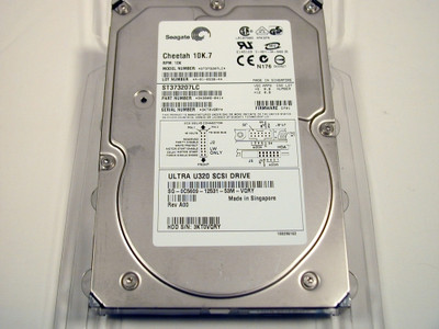 Seagate Cheetah 10K.7 - Hard drive - 73 GB - hot-swap - 3.5" - Ultra320 SCSI - 80 pin Centronics (SCA-2) - 10000 rpm - buffer: 8 MB