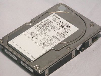 Seagate Cheetah 10K.6 - Hard drive - 73.4 GB - hot-swap - 3.5" - Ultra320 SCSI - 80 pin Centronics (SCA-2) - 10000 rpm - buffer: 8 MB