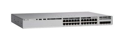 Cisco Catalyst 9200L 24-Port Data 4X10G Uplink Switch Network Advantage, mounted in a server rack