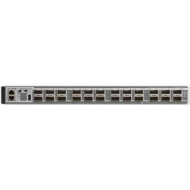Cisco Catalyst 9500 24X 1/10/25G and 4-Port 40/100G Advantage switch mounted in a server rack