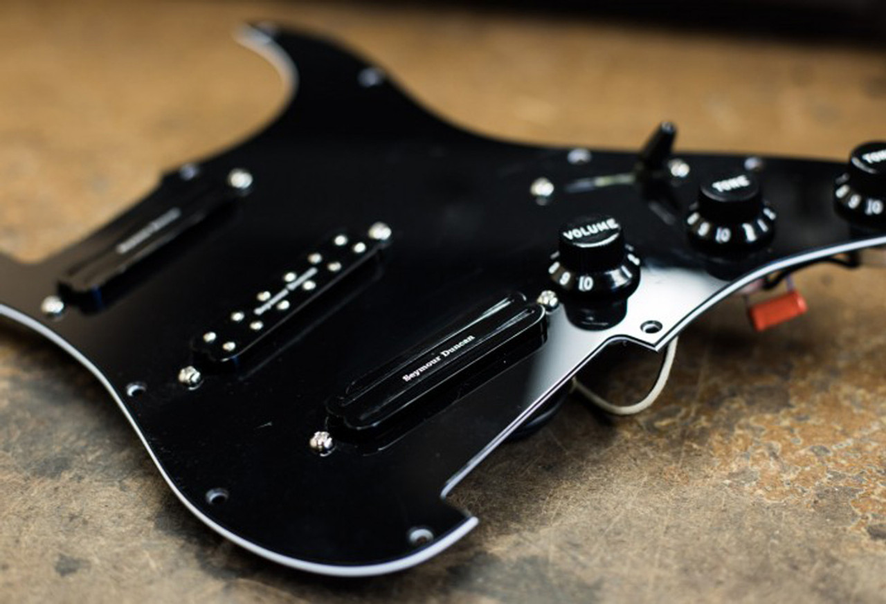 Seymour Duncan Dave Murray Loaded Pickguard - black