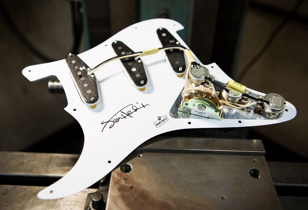Seymour Duncan Jimi Hendrix Loaded Pickguard, Voodoo Route - white