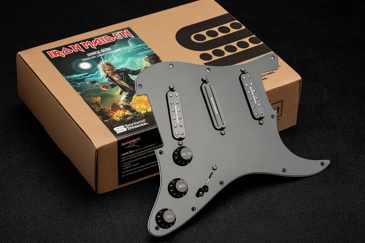 Seymour Duncan Janick Gers Loaded Pickguard for Strat - black