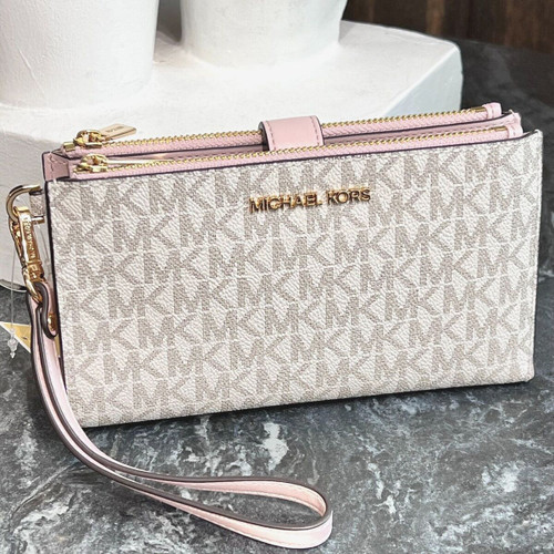 https://rtoimages.idealss.net/Brand/MK/VANILLAPINKWRISTLET/MK_VANILLAPINKWRISTLET_01.jpg