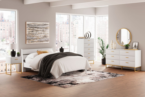 Socalle - 4 Pc. - Dresser, Chest, Queen Panel Platform Bed - Two-Tone