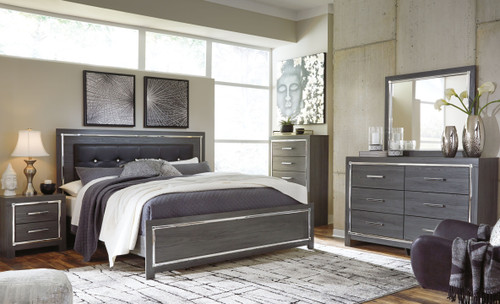 Lodanna - 8 Pc. - Dresser, Mirror, Chest, King Panel Bed, 2 Nightstands - Gray