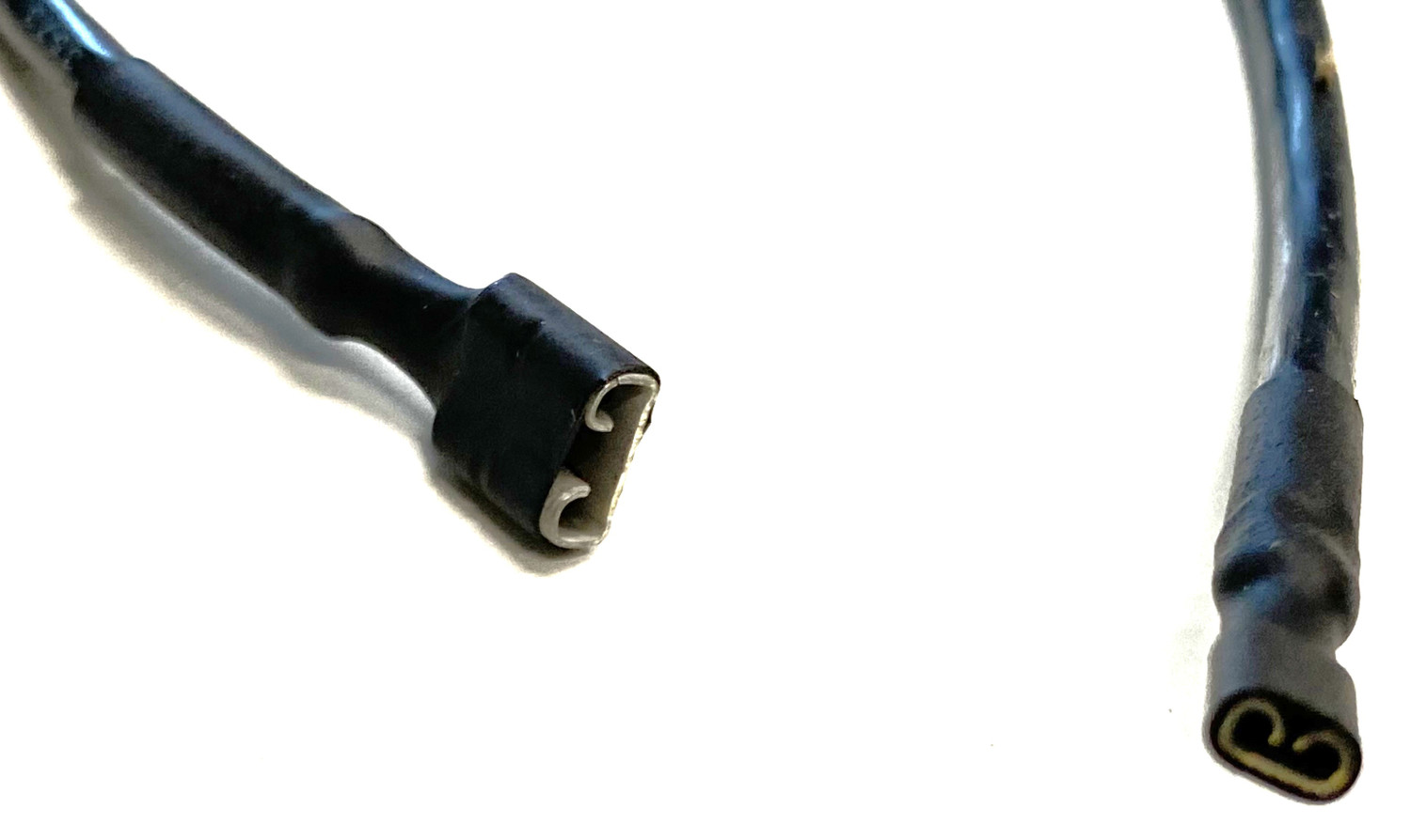 GGW3-06 Close up of ends of ignitor wire MHP Hybrid/Infrared Grills