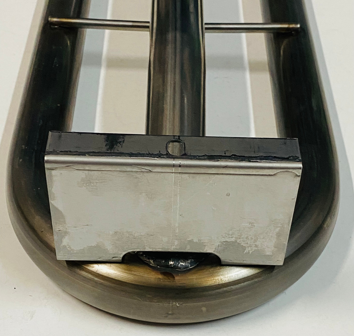 Bracket on burner 814560 Bracket on burner 814560