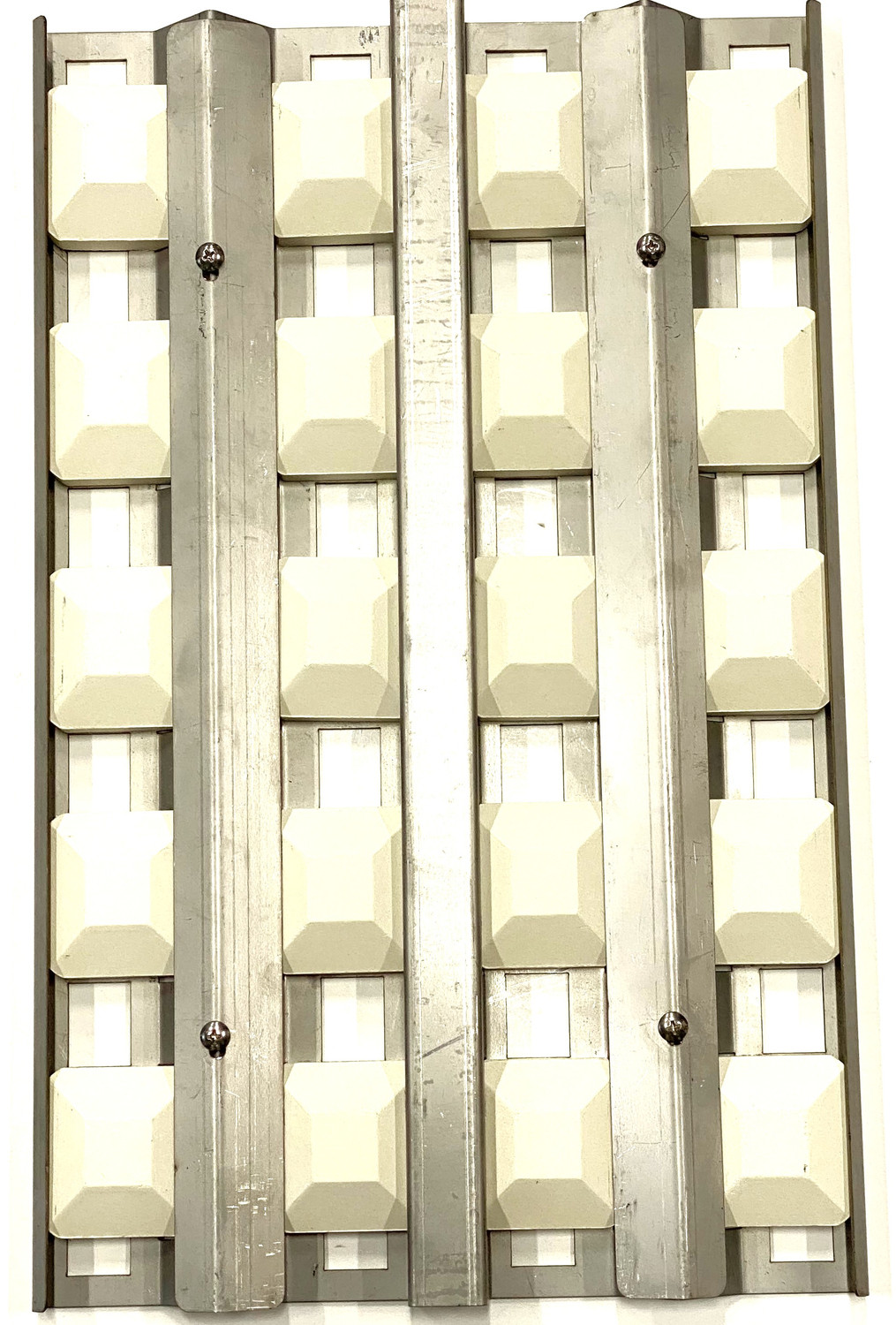 Delta Heat 32" Aftermarket Briquette Tray Assembly - Replaces OEM 23218-32Y (DS1832) Delta Heat 32" Aftermarket Briquette Tray Assembly - Replaces OEM 23218-32Y (DS1832)