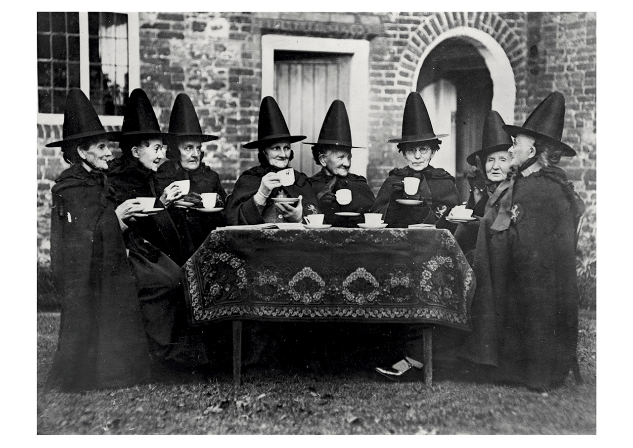 LD207 1947 Orig Photo WITCHES COVEN Ladies Gathered on Gallow's Hill  New Freedom