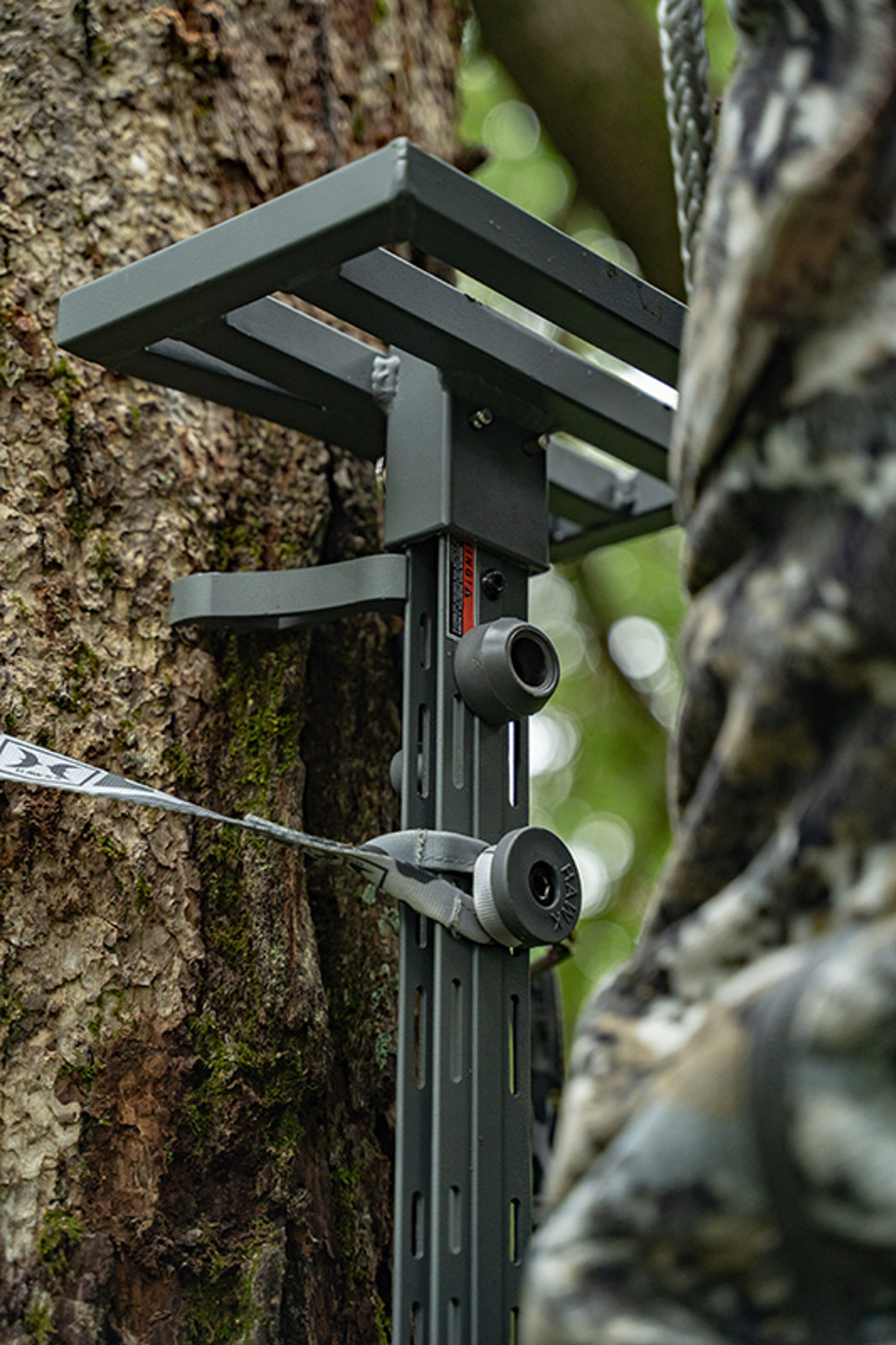 hawk helium treestand