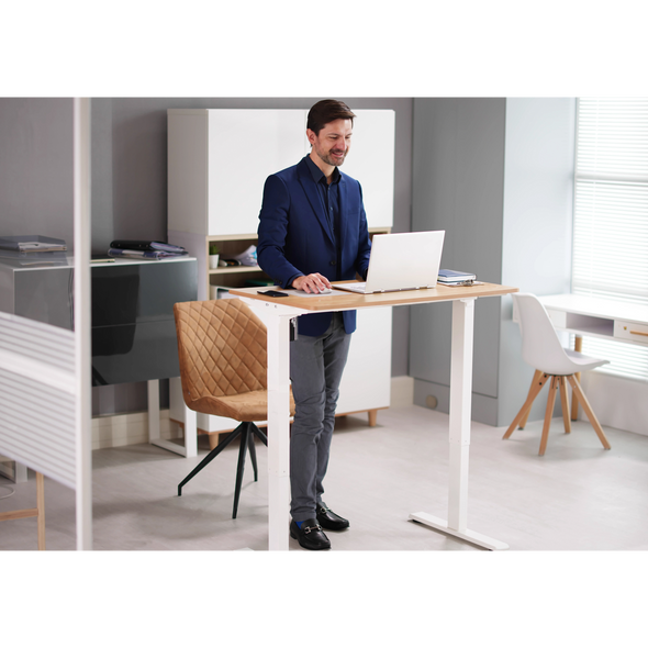 DH68_ACT_LIFESTYLE_STANDING