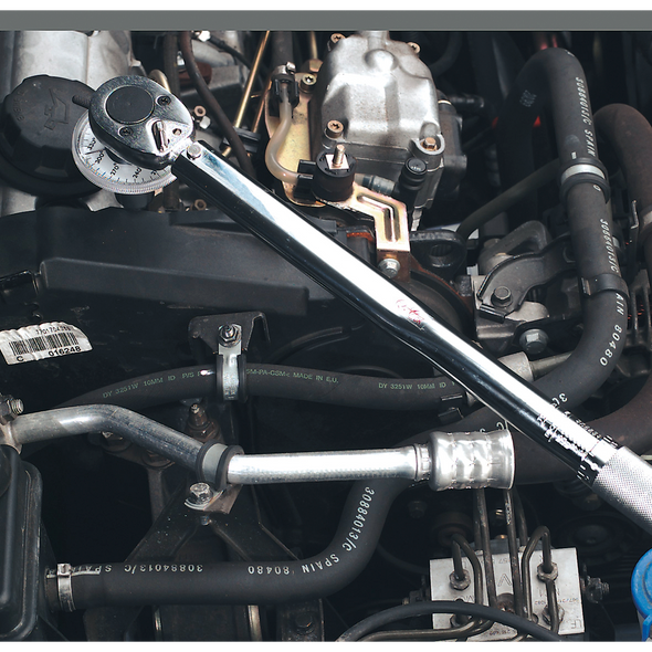 AK224_ACT_TORQUE_OVER_ENGINE_WITH_VS530_GAUGE