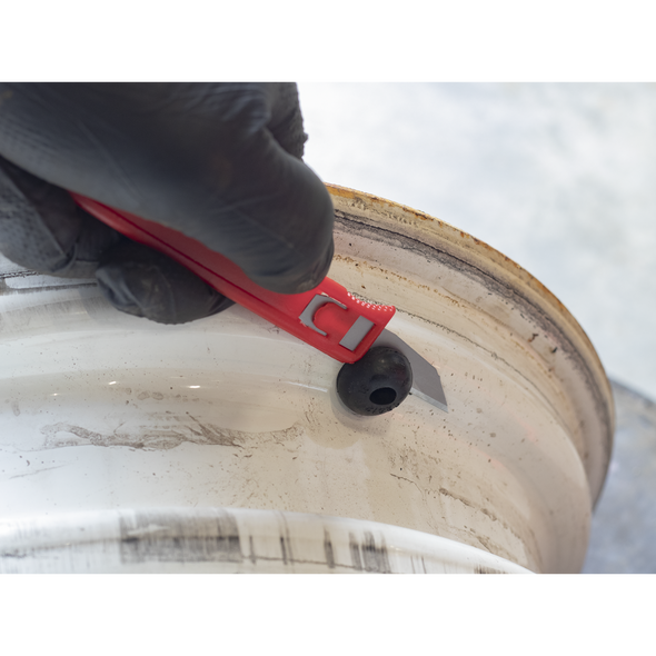 AK296_ACT_IN_USE_PIC1