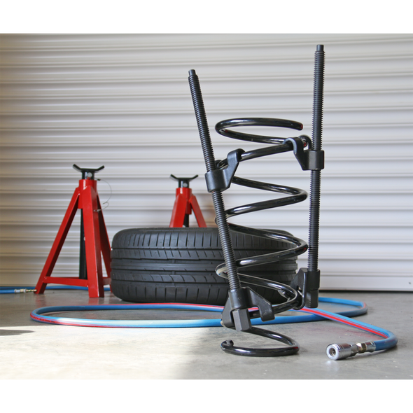 AK3846_GARAGE_ACT_PIC3.png