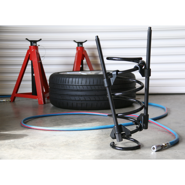 AK3846_GARAGE_ACT_PIC2.png