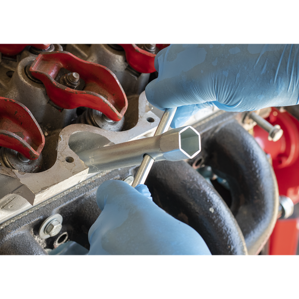 MS157.V3_ACT_TURNING_SPARK_PLUG_PIC3