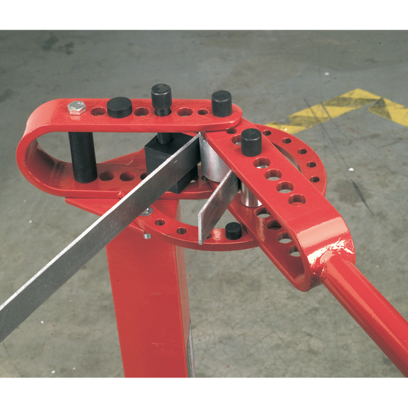 PBF04_BENDING_STEEL_BAR_ACT