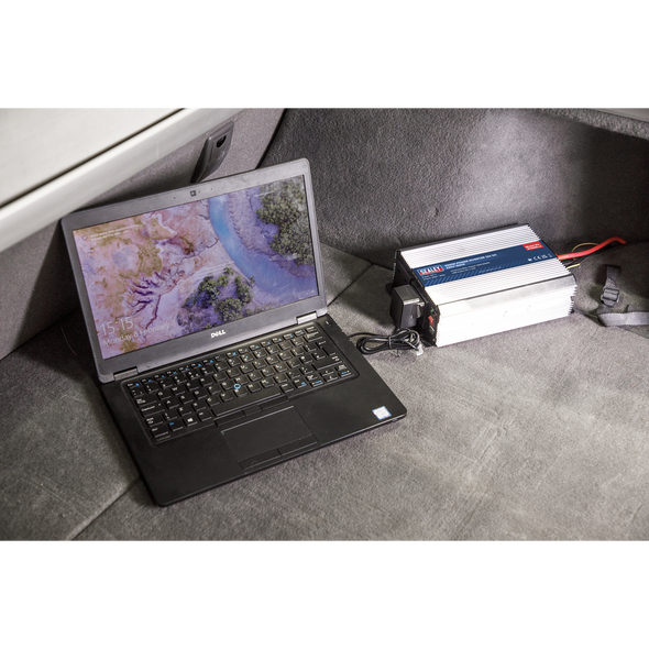 PI1000.V4_ACT_CHARGING_LAPTOP