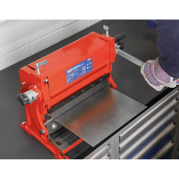 TIO305_ACT_BENDING_METAL