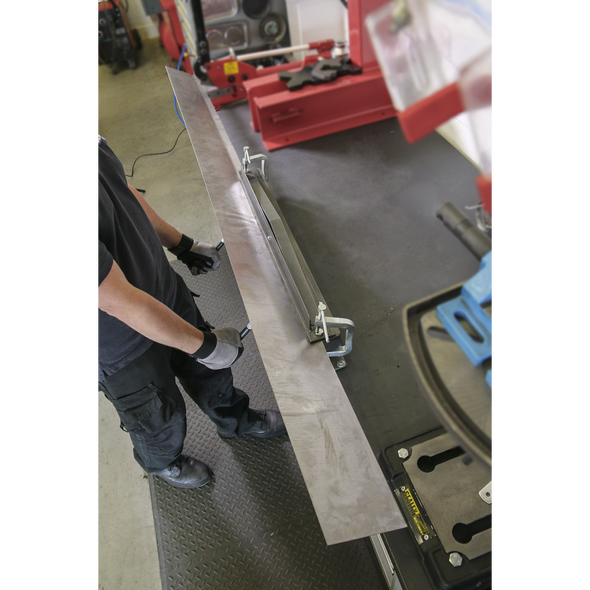 TS01.V2_ACT_LONG_SHEET_BEING_BENT_PIC2