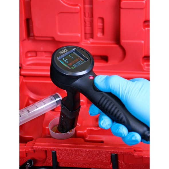 VS0275.V2_ACT_CLOSE_UP