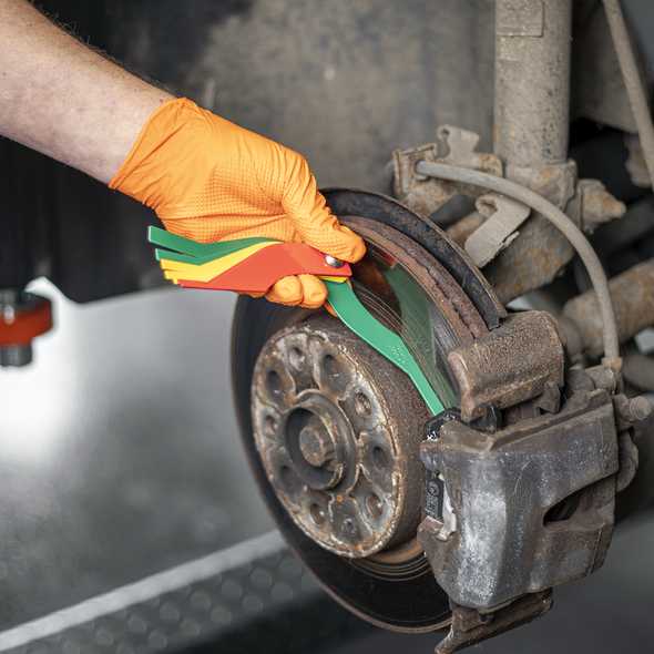 VS059.V2_ACT_ON_BRAKE_PAD