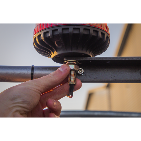 WB951LEDR_ACT_TIGHTENING_BOLT