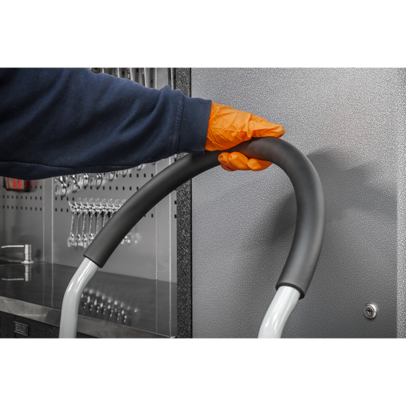 ASL23.V3_ACT_CARRY_HANDLE