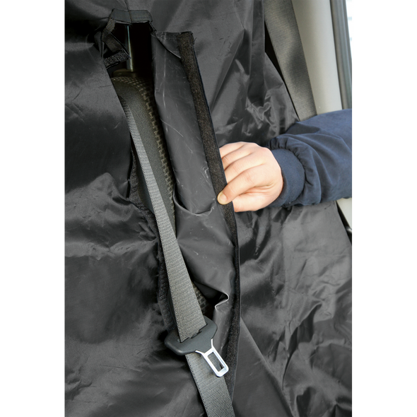 CSC7_ACT_VELCRO_SEAT_BELT_ACCESS.png