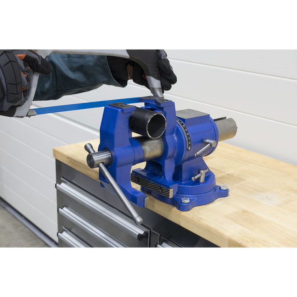 MFV150_ACT_IN_USE_PIC2