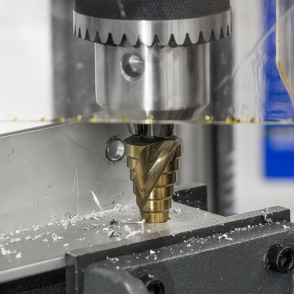 AK4743.V2_ACT_IN_USE_PIC2