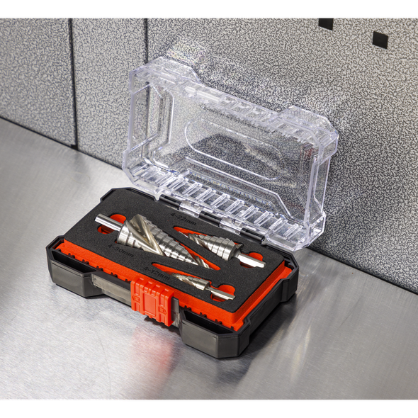 AK4749.V2_ACT_IN_CASE