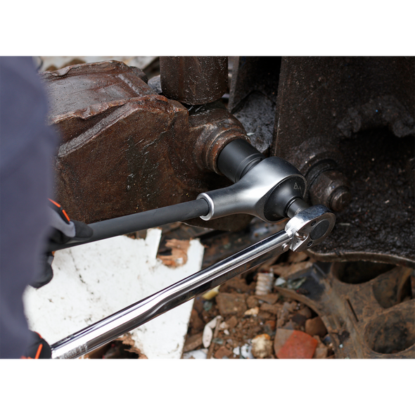 AK629_AK224_ACT_TIGHTNING_BOLT