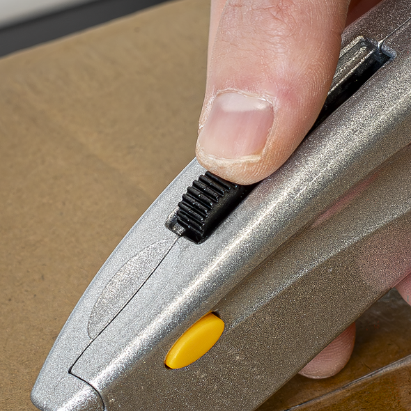 AK8603.V4_ACT_BLADE_CONTROL