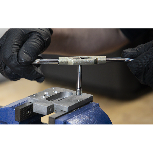 AK3023_ACT_IN_USE_PIC3