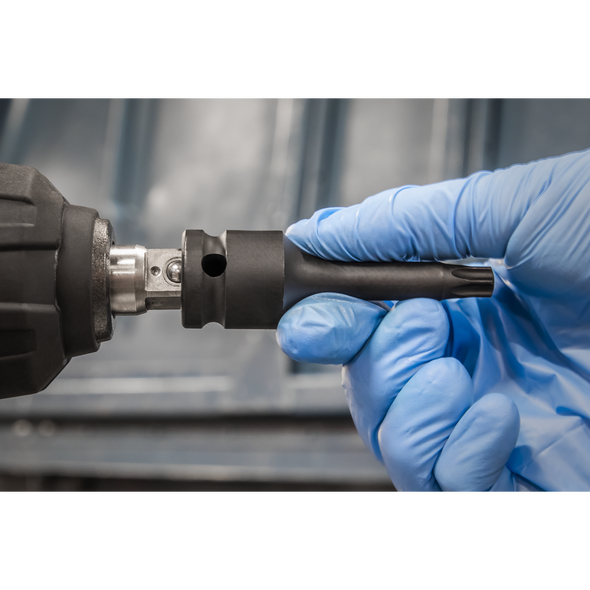 AK56000_ACT_ATTACHING_TO_TOOL