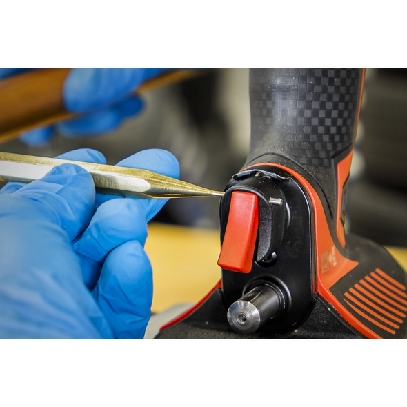 AKB08_ACT_IN_USE_CLOSE