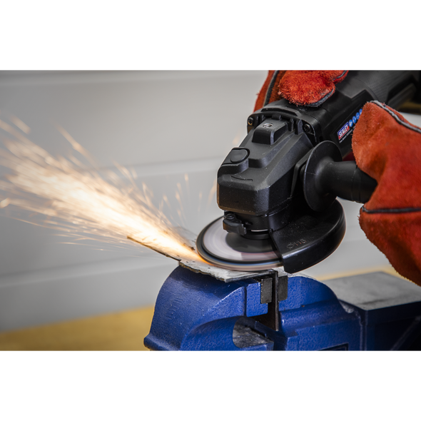 FD11560E10_ACT_IN_USE_PIC2