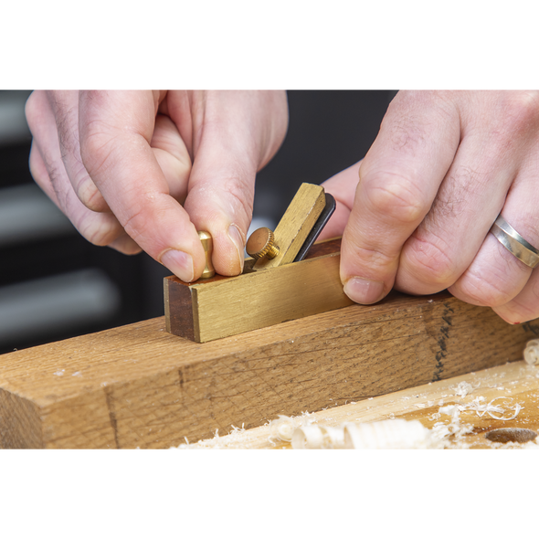 MBP03_ACT_IN_USE_PIC3