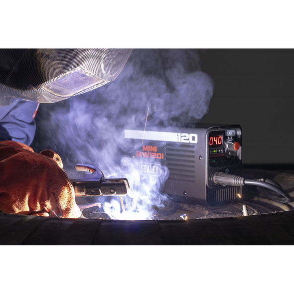 MINIMW120i_ACT_IN_USE_PIC2