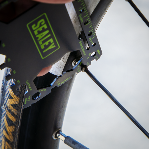 MT501_ACT_ADJUSTING_SPOKES